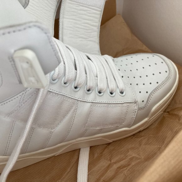 RIGHT SHOE ONLY * Les Hommes women's size 40 high top velcrow strap puff sneaker - Picture 9 of 11